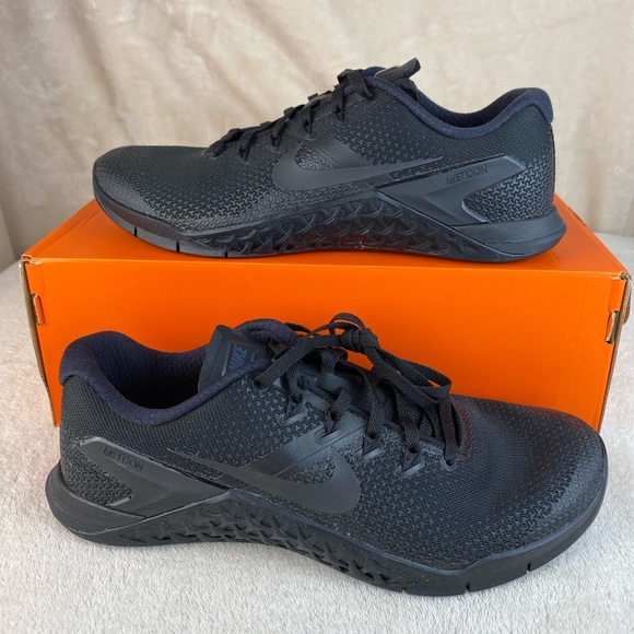 nike metcon 4 triple black